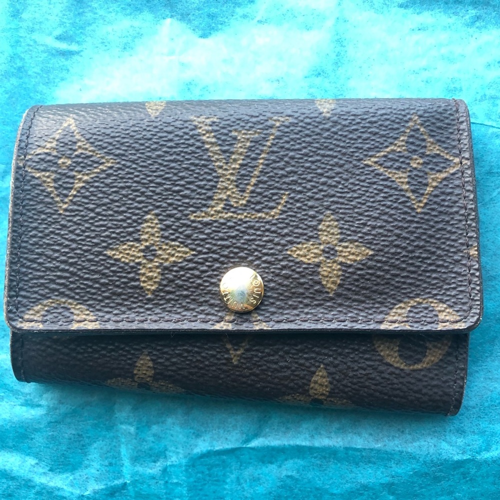 Louis Vuitton 6 Key Holder Authentic